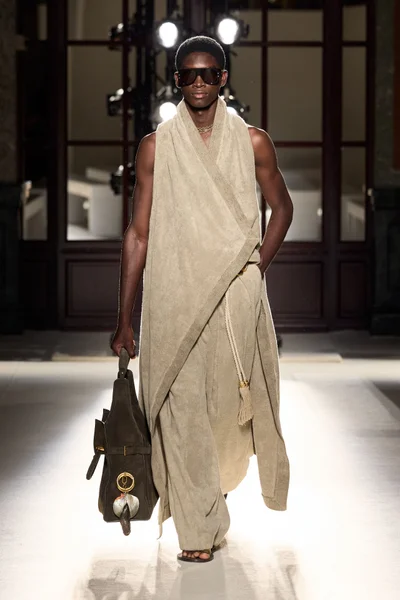 Look 37